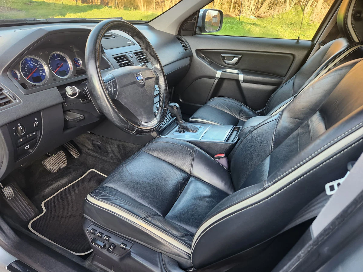 Volvo Xc90 3.2L R-Design 4x4 - изображение 10