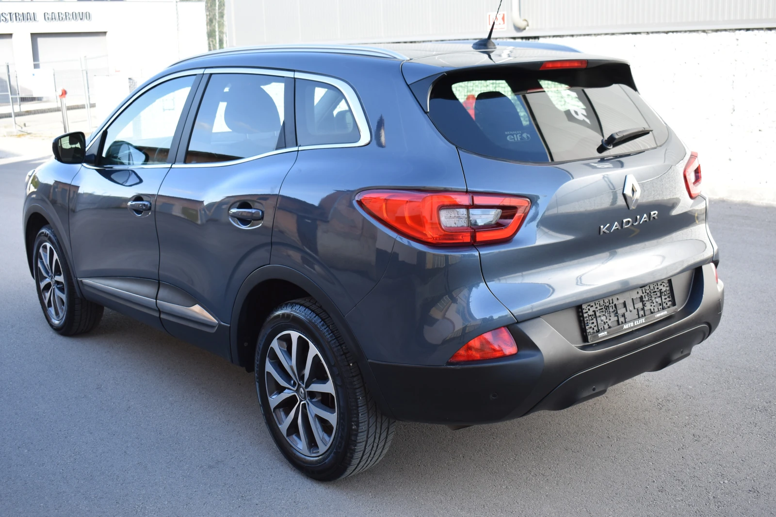 Renault Kadjar 1.5DCI= PURE DRIVE= KEYLESSGO= NAVI= ITALY= TOP!, снимка 3 - Автомобили и джипове - 54306212