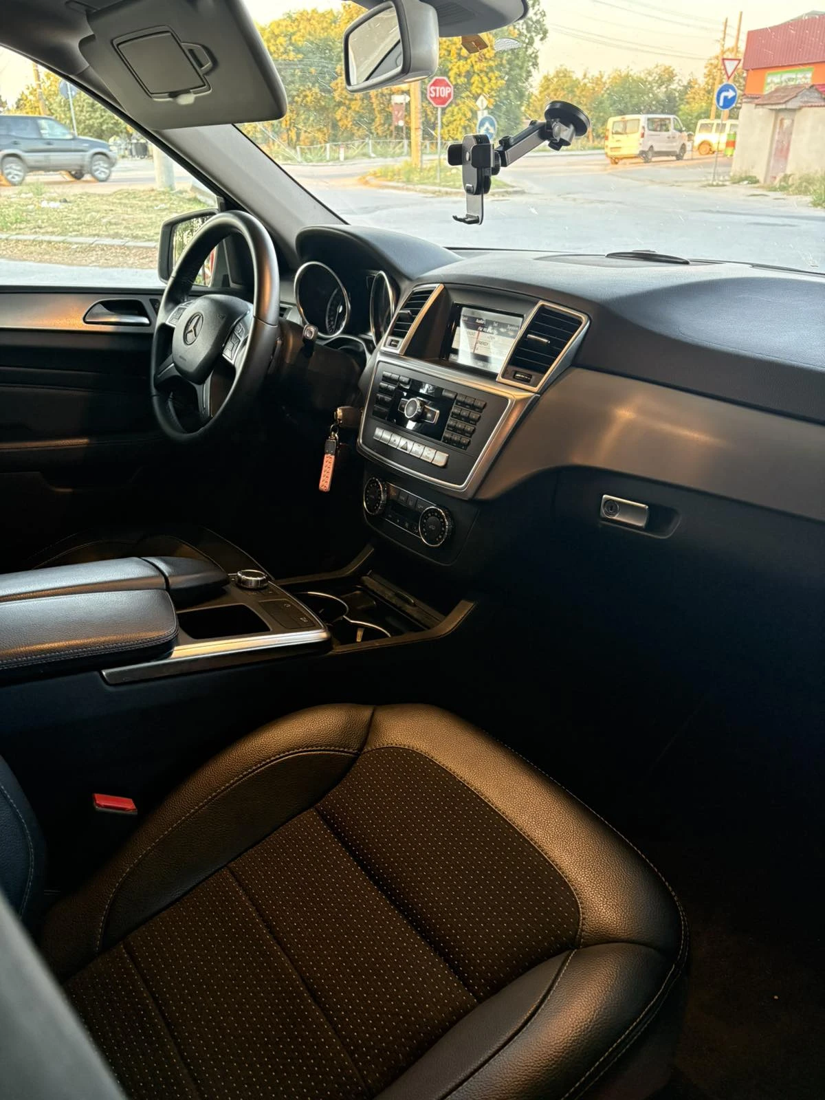 Mercedes-Benz ML 250, снимка 10 - Автомобили и джипове - 56030511