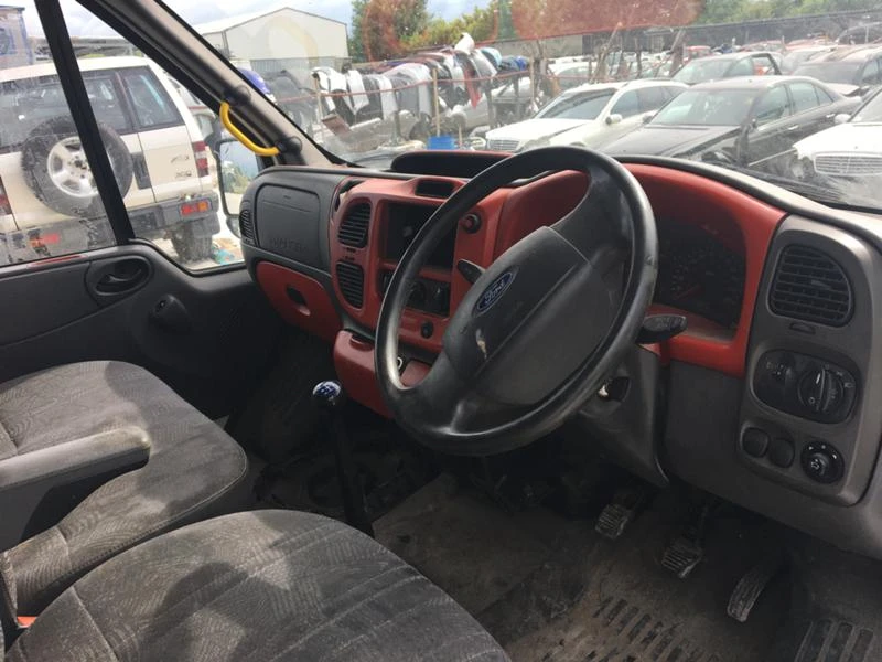 Ford Transit Ford Transit 2.4TDDI , снимка 10 - Бусове и автобуси - 29152043