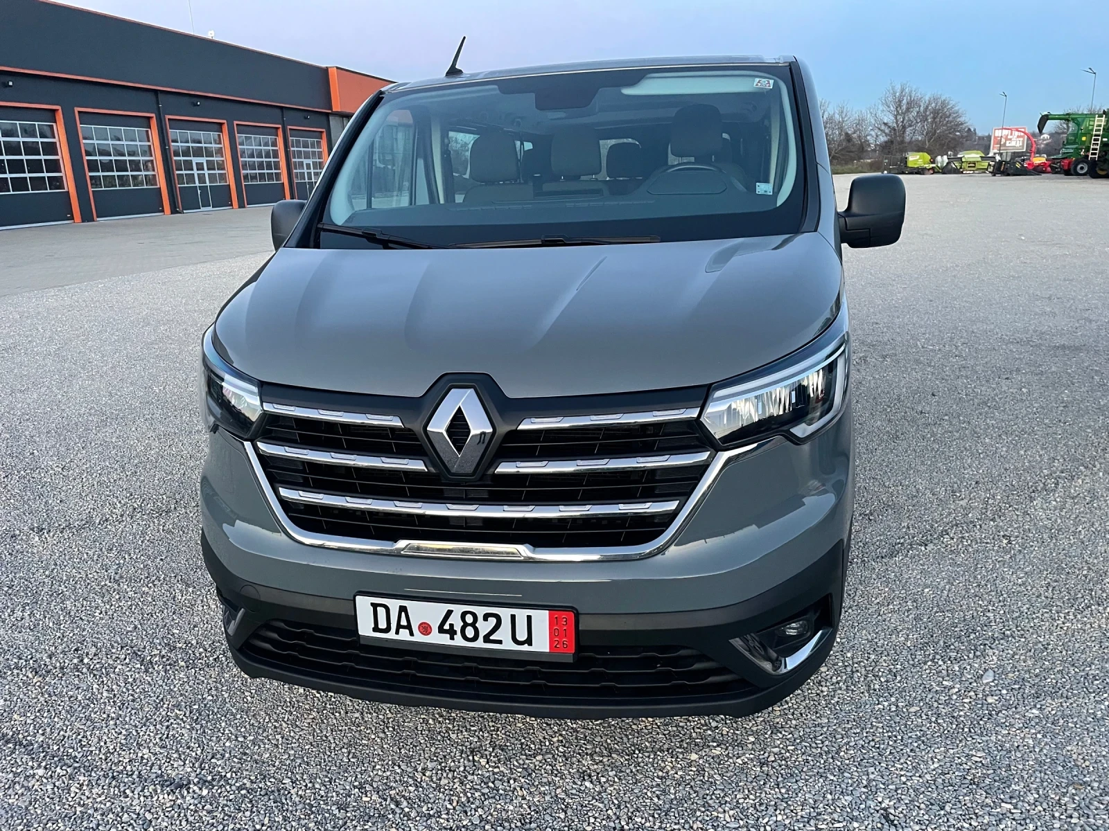 Renault Trafic, снимка 3 - Бусове и автобуси - 56132796