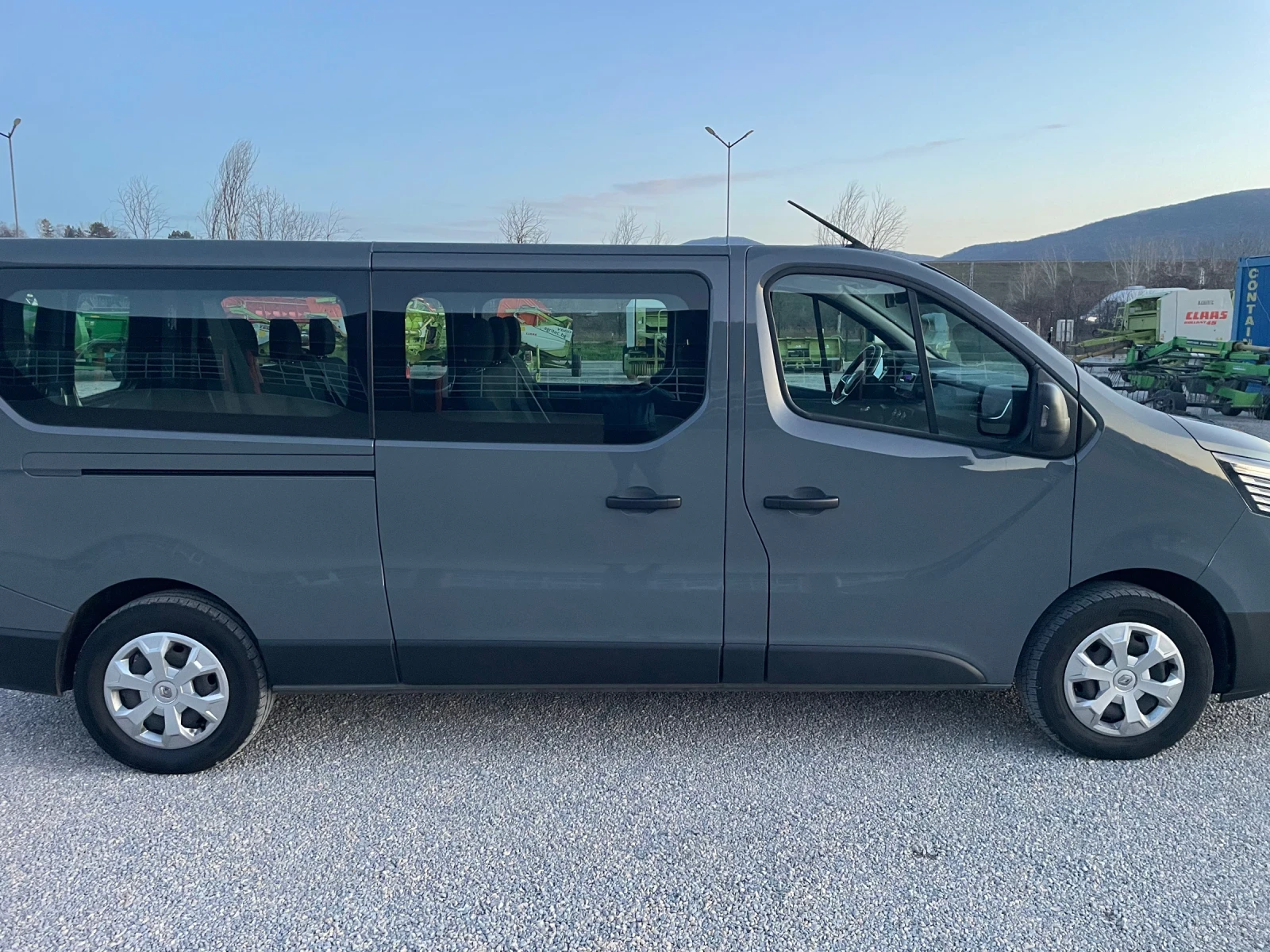 Renault Trafic, снимка 4 - Бусове и автобуси - 56132796