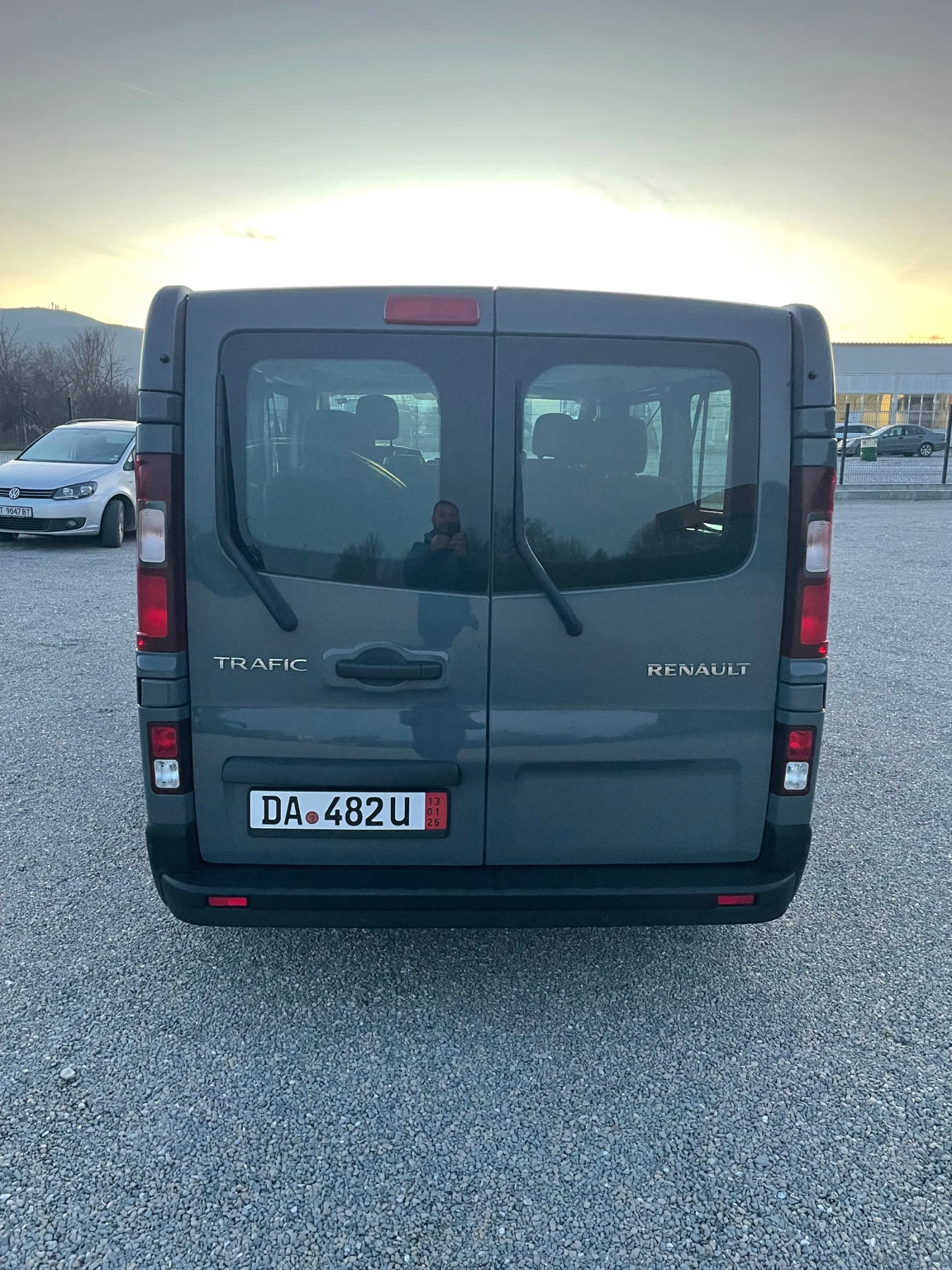 Renault Trafic, снимка 6 - Бусове и автобуси - 56132796