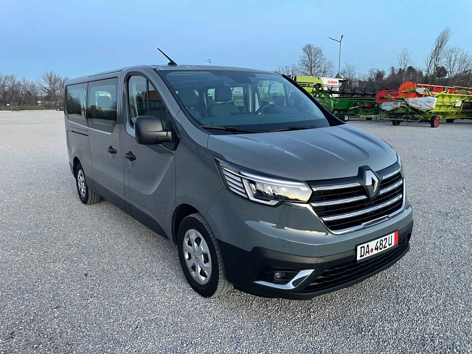 Renault Trafic, снимка 2 - Бусове и автобуси - 56132796