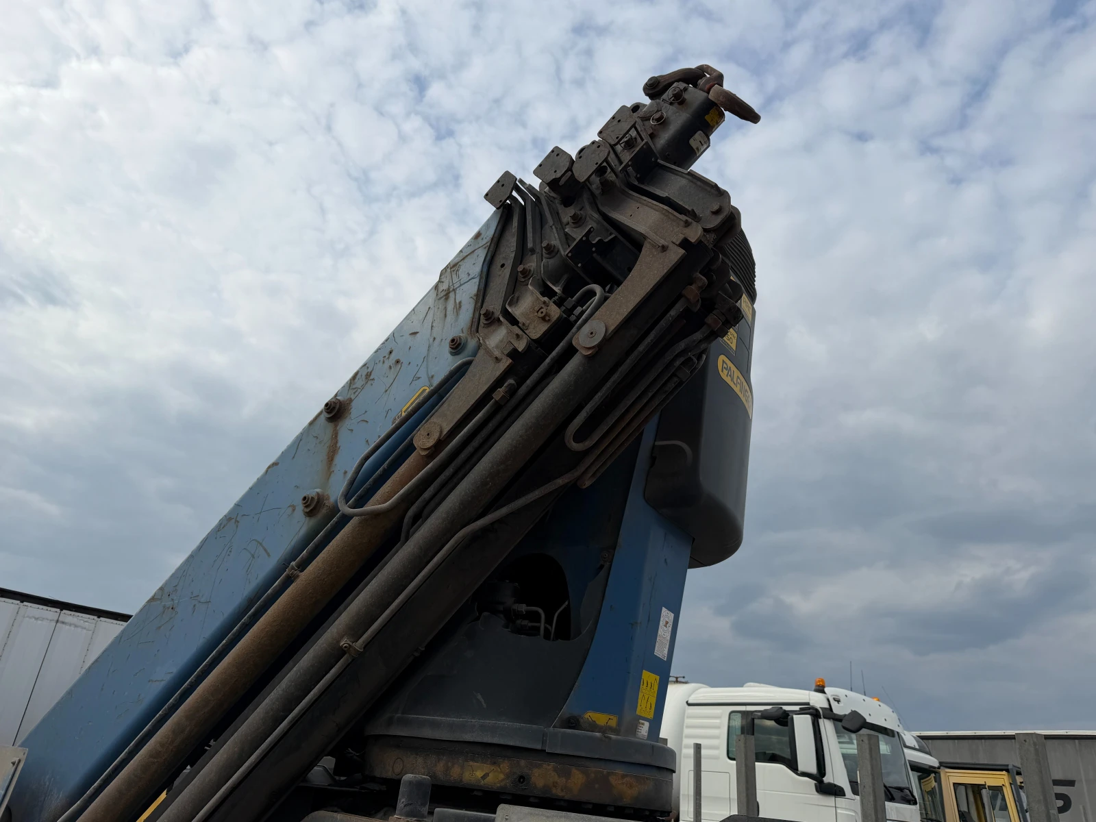 Volvo Fm Кран, 18-метра, 6х2, Внос, , , , снимка 11 - Камиони - 54010678