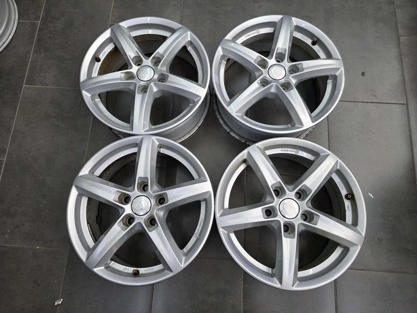 Джанти за Toyota, снимка 3 - Гуми и джанти - 56687924