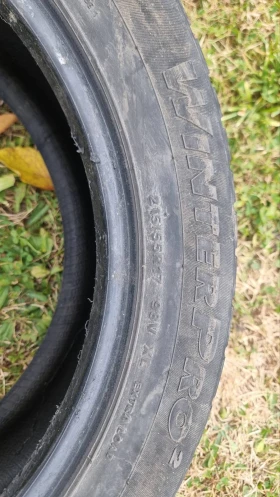 Гуми Зимни 215/55R17, снимка 2 - Гуми и джанти - 47988340