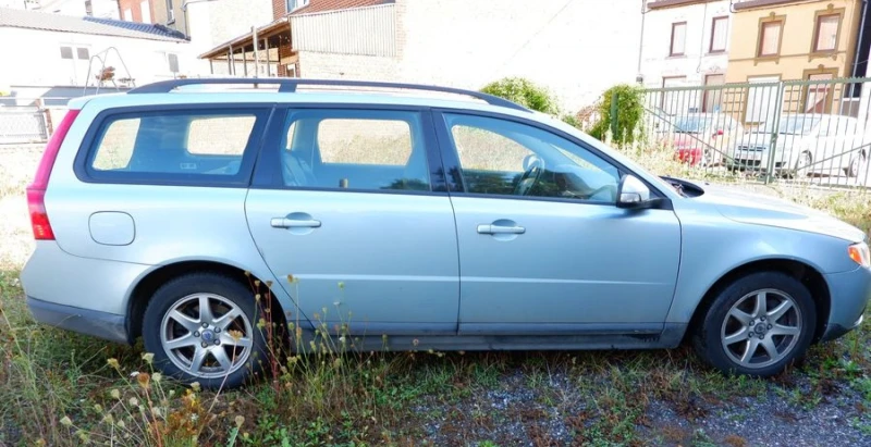 Volvo V70 D5, снимка 3 - Автомобили и джипове - 47703144