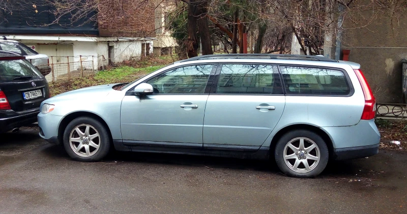 Volvo V70 D5, снимка 4 - Автомобили и джипове - 47703144