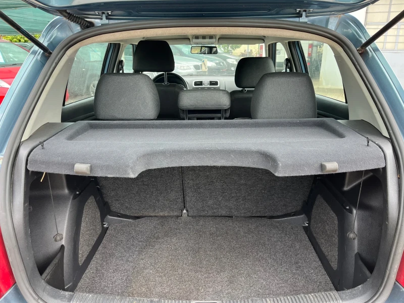 Skoda Fabia 1.2i, снимка 16 - Автомобили и джипове - 51109688