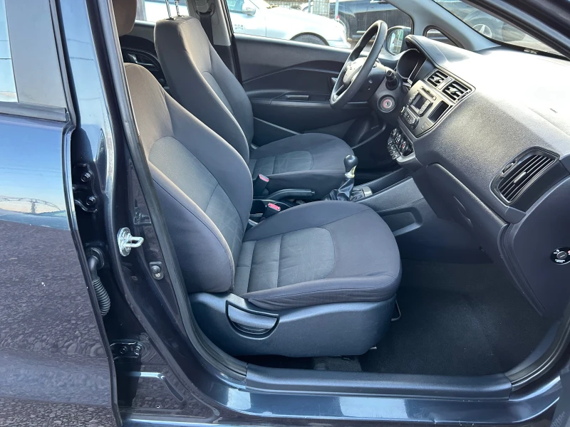 Kia Rio 1.3i НОВА!!!!!, снимка 15 - Автомобили и джипове - 52111497