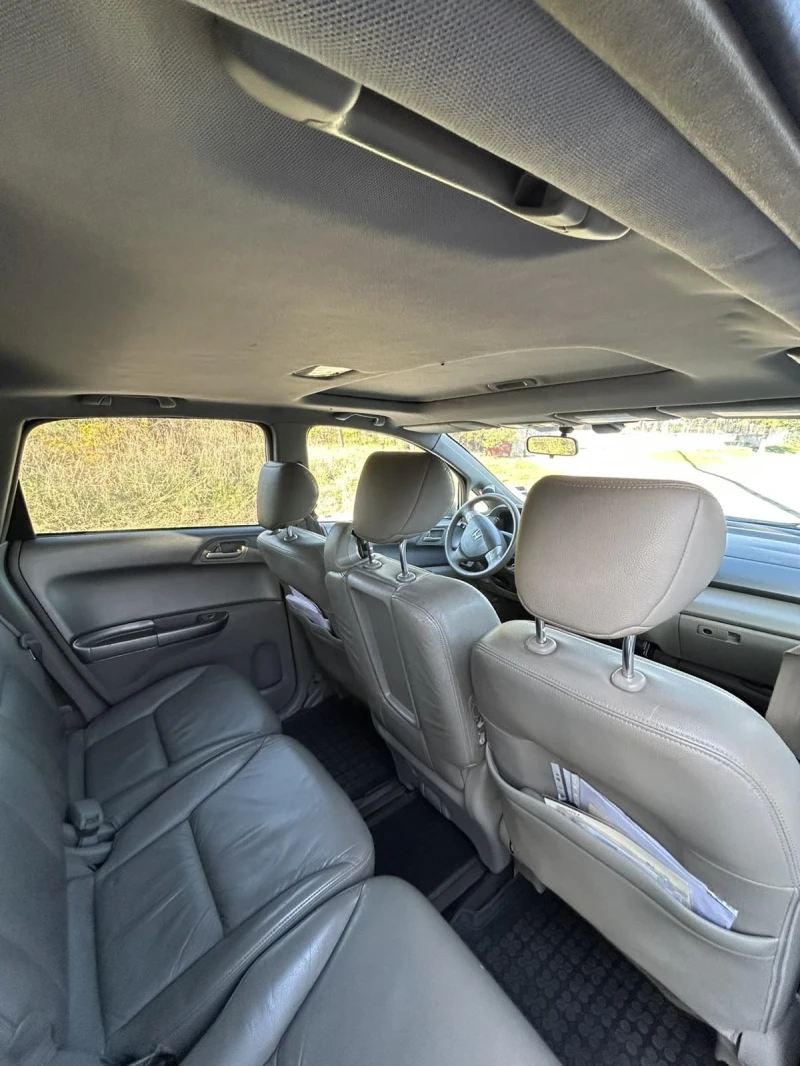 Honda Fr-v, снимка 9 - Автомобили и джипове - 52252467