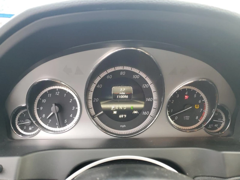 Mercedes-Benz E 350 AMG пакет / LED / Keyless / Панорама / Кожа /  , снимка 9 - Автомобили и джипове - 52490449