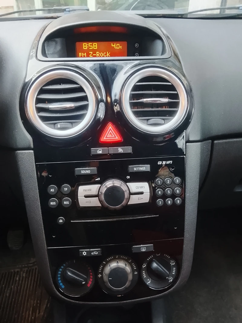 Opel Corsa, снимка 9 - Автомобили и джипове - 53063260