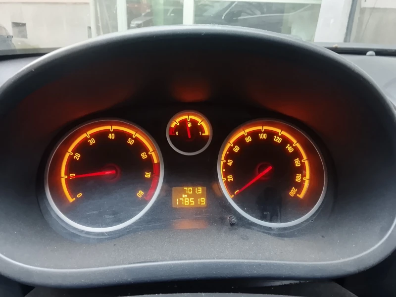 Opel Corsa, снимка 8 - Автомобили и джипове - 53063260