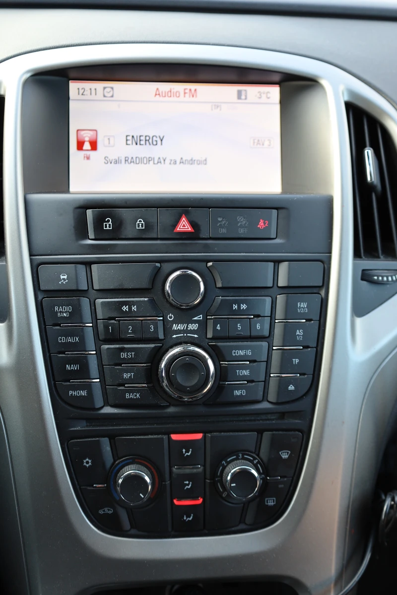 Opel Astra 1.4 Turbo , снимка 14 - Автомобили и джипове - 53139459