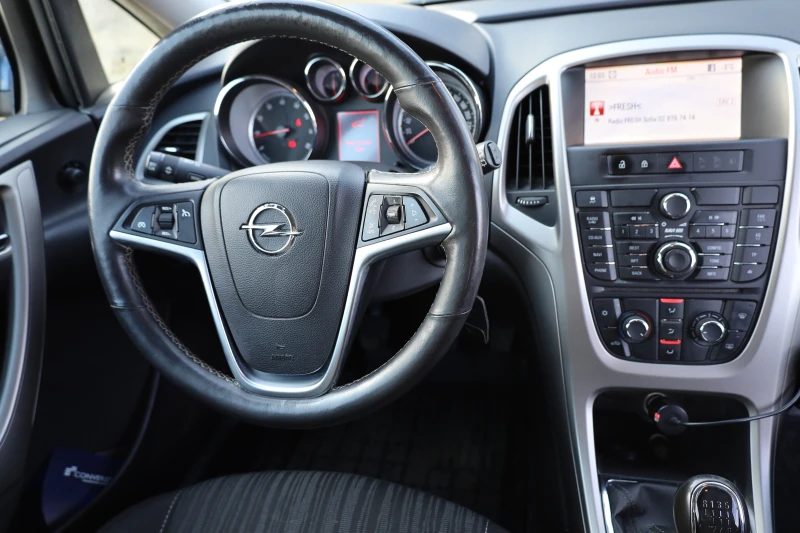 Opel Astra 1.4 Turbo , снимка 6 - Автомобили и джипове - 53139459