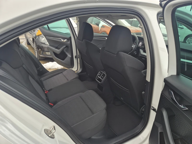Skoda Octavia 2.0TDI - А/Т, снимка 10 - Автомобили и джипове - 53326683