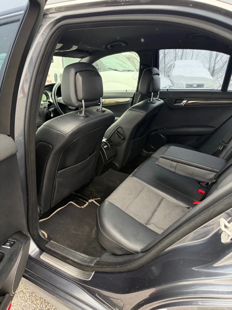 Mercedes-Benz C 220  SPORT, снимка 9 - Автомобили и джипове - 53361297