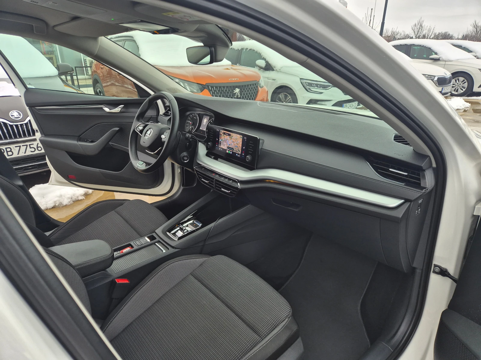 Skoda Octavia 2.0TDI - А/Т - изображение 9