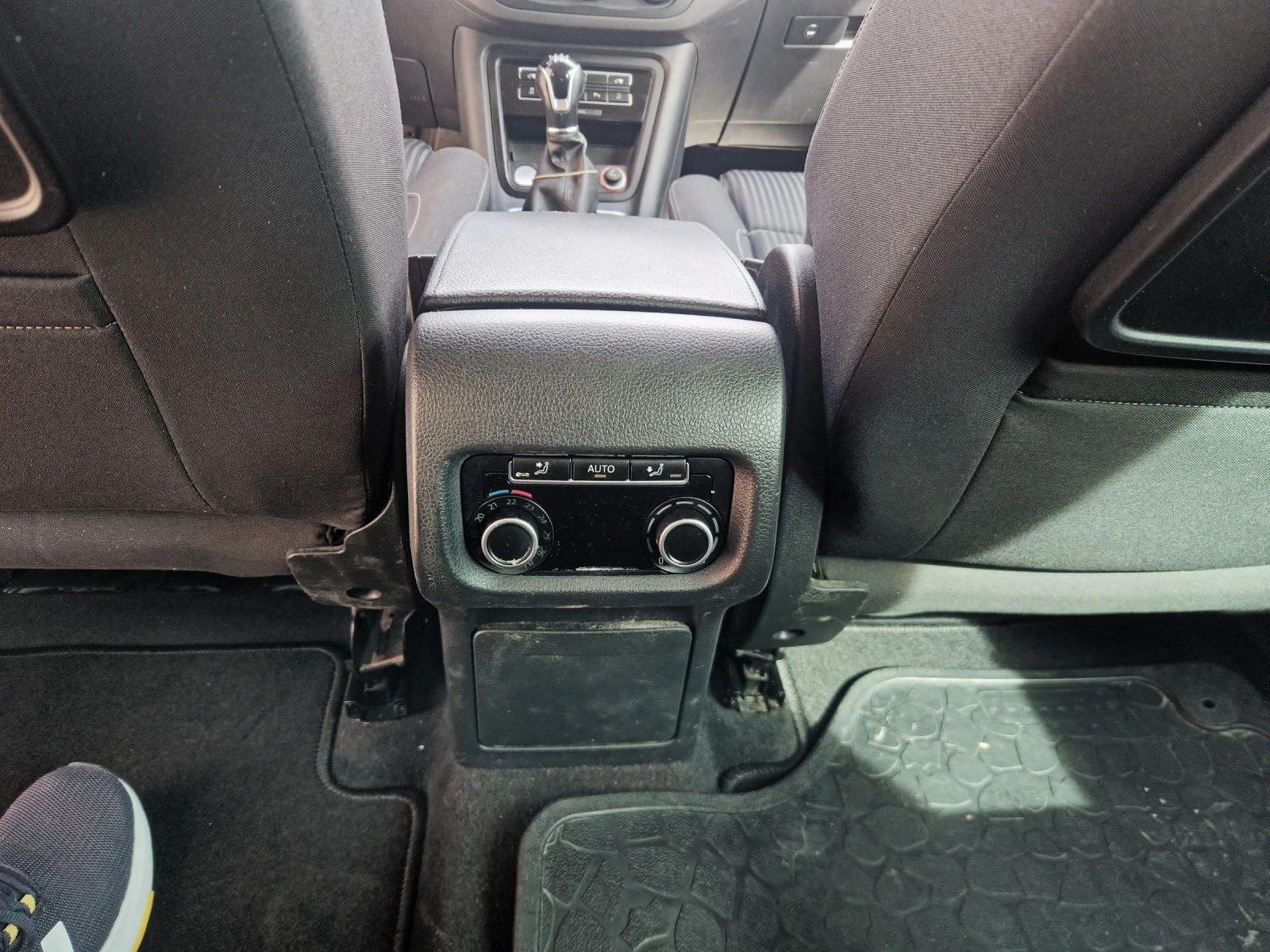 Seat Alhambra Business Edition , снимка 9 - Автомобили и джипове - 53921452