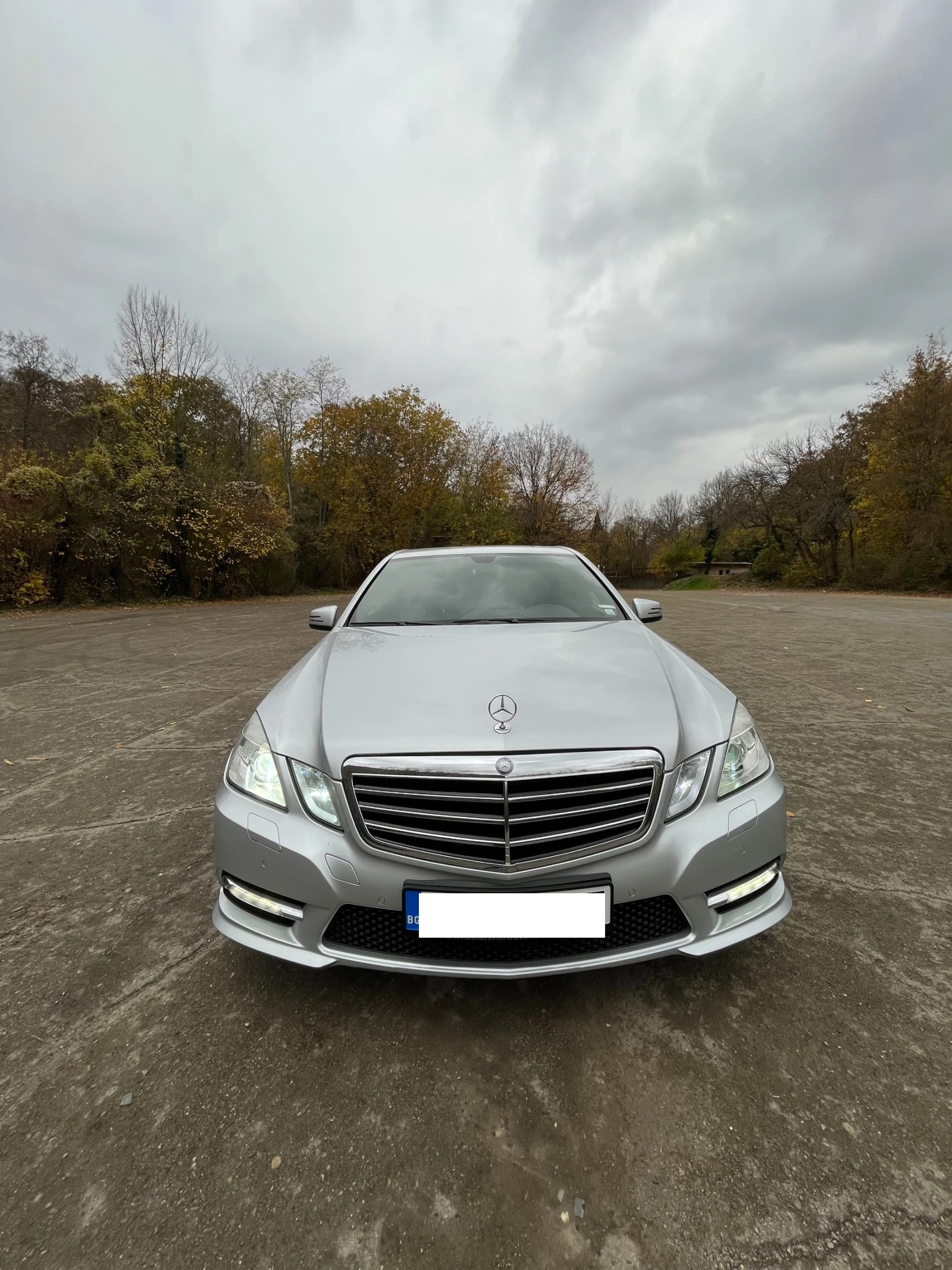 Mercedes-Benz E 220 AMG/7G plus/Facelift, снимка 9 - Автомобили и джипове - 54140611