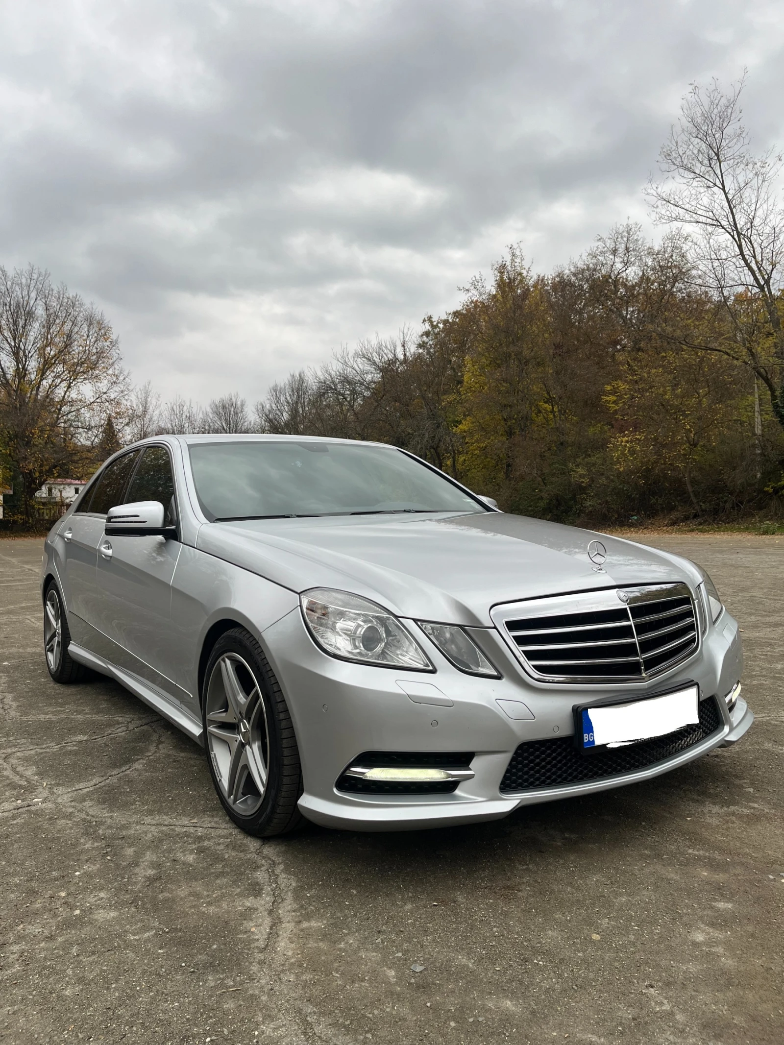 Mercedes-Benz E 220 AMG/7G plus/Facelift, снимка 7 - Автомобили и джипове - 54140611