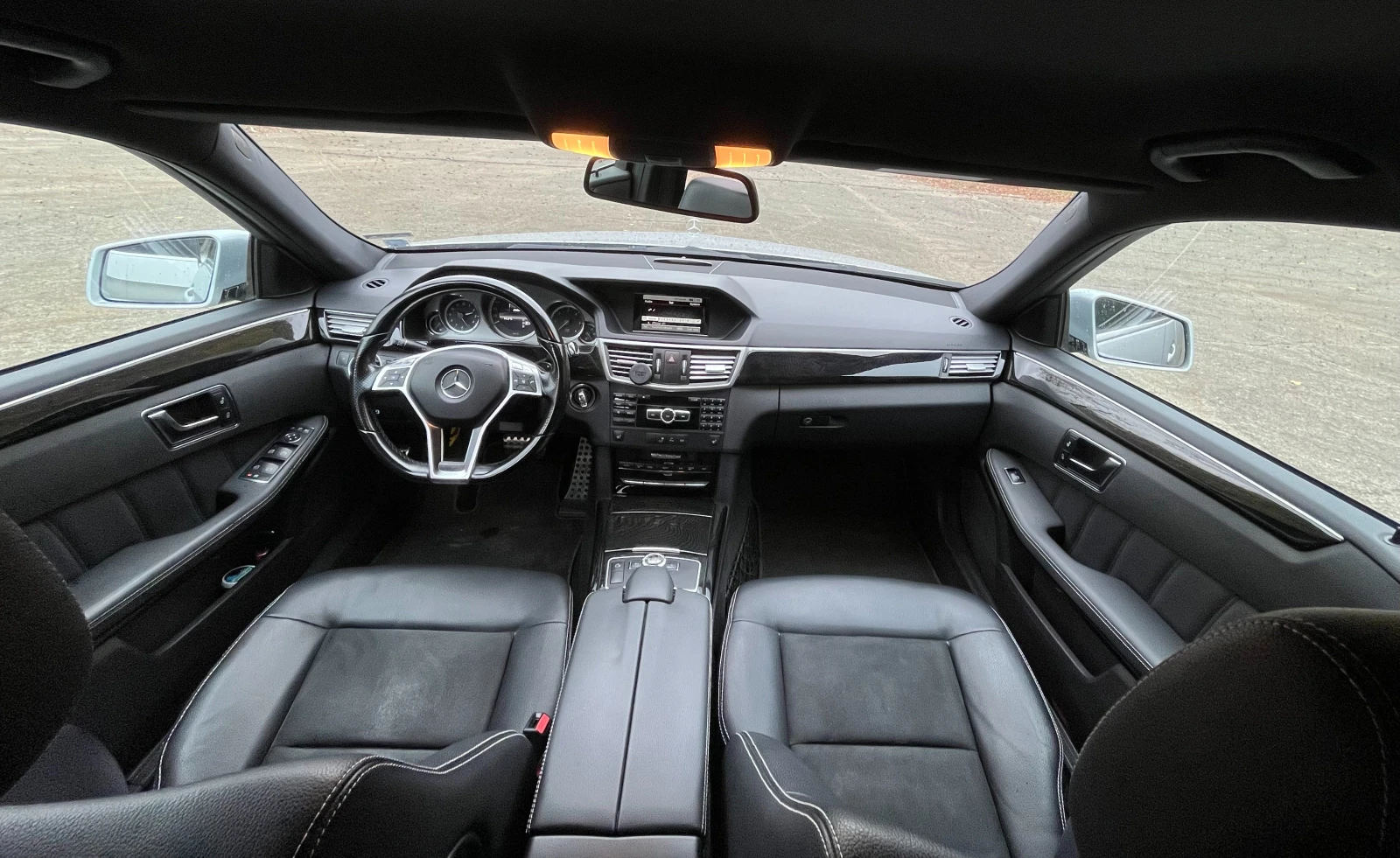 Mercedes-Benz E 220 AMG/7G plus/Facelift, снимка 13 - Автомобили и джипове - 54140611