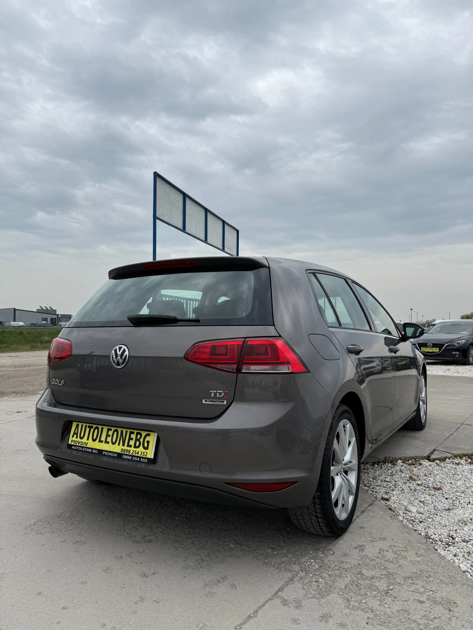 VW Golf 1.6 TDi HIGHLINE, снимка 6 - Автомобили и джипове - 54218532