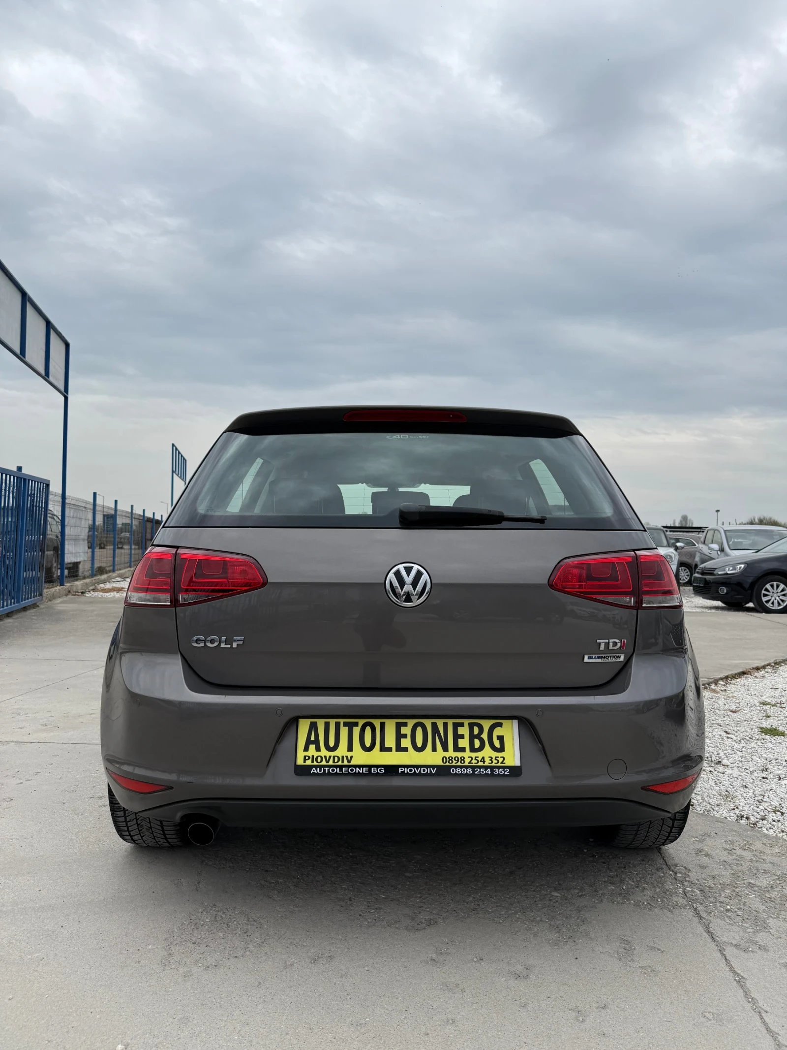 VW Golf 1.6 TDi HIGHLINE, снимка 5 - Автомобили и джипове - 54218532