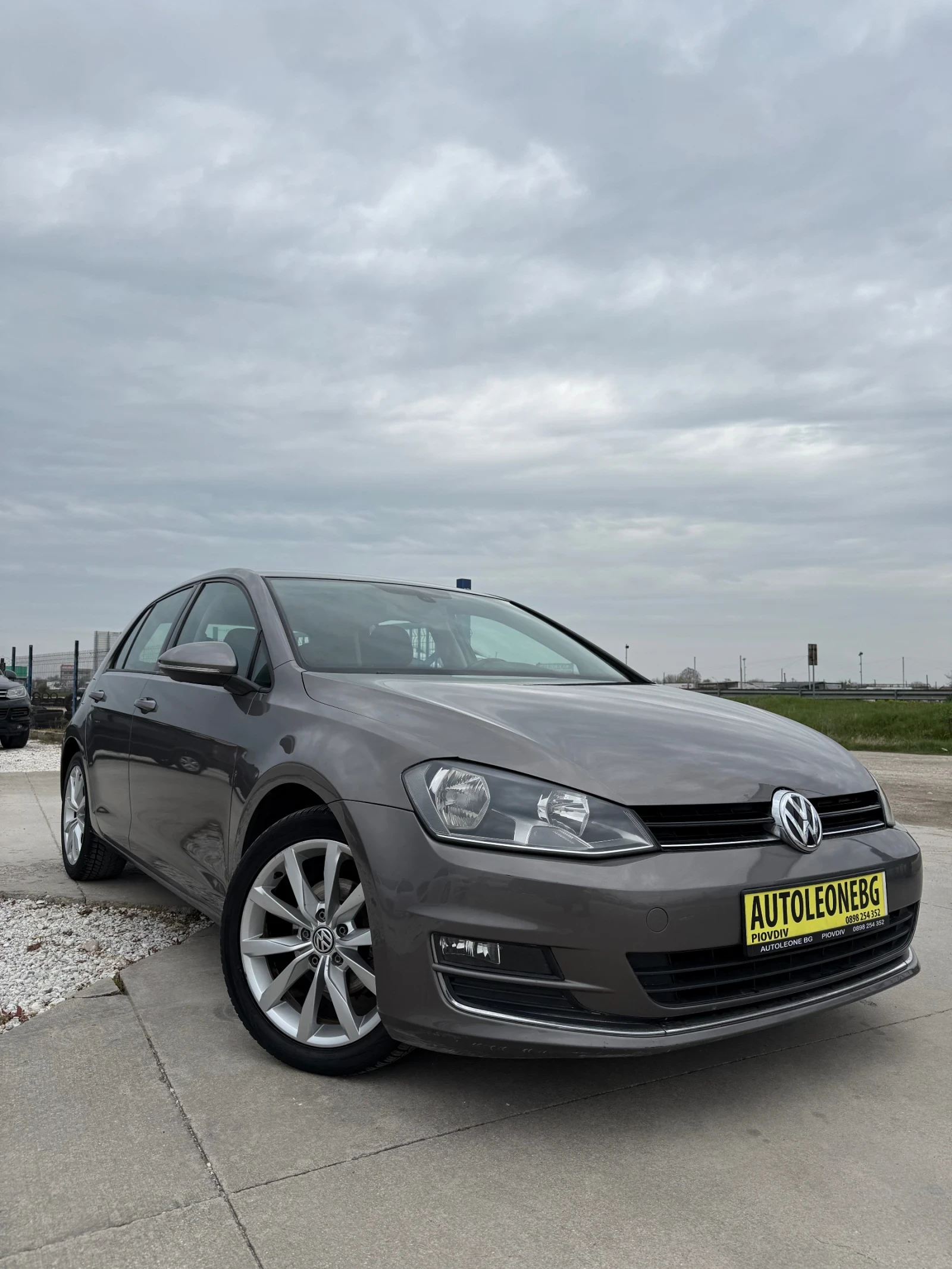 VW Golf 1.6 TDi HIGHLINE, снимка 3 - Автомобили и джипове - 54218532