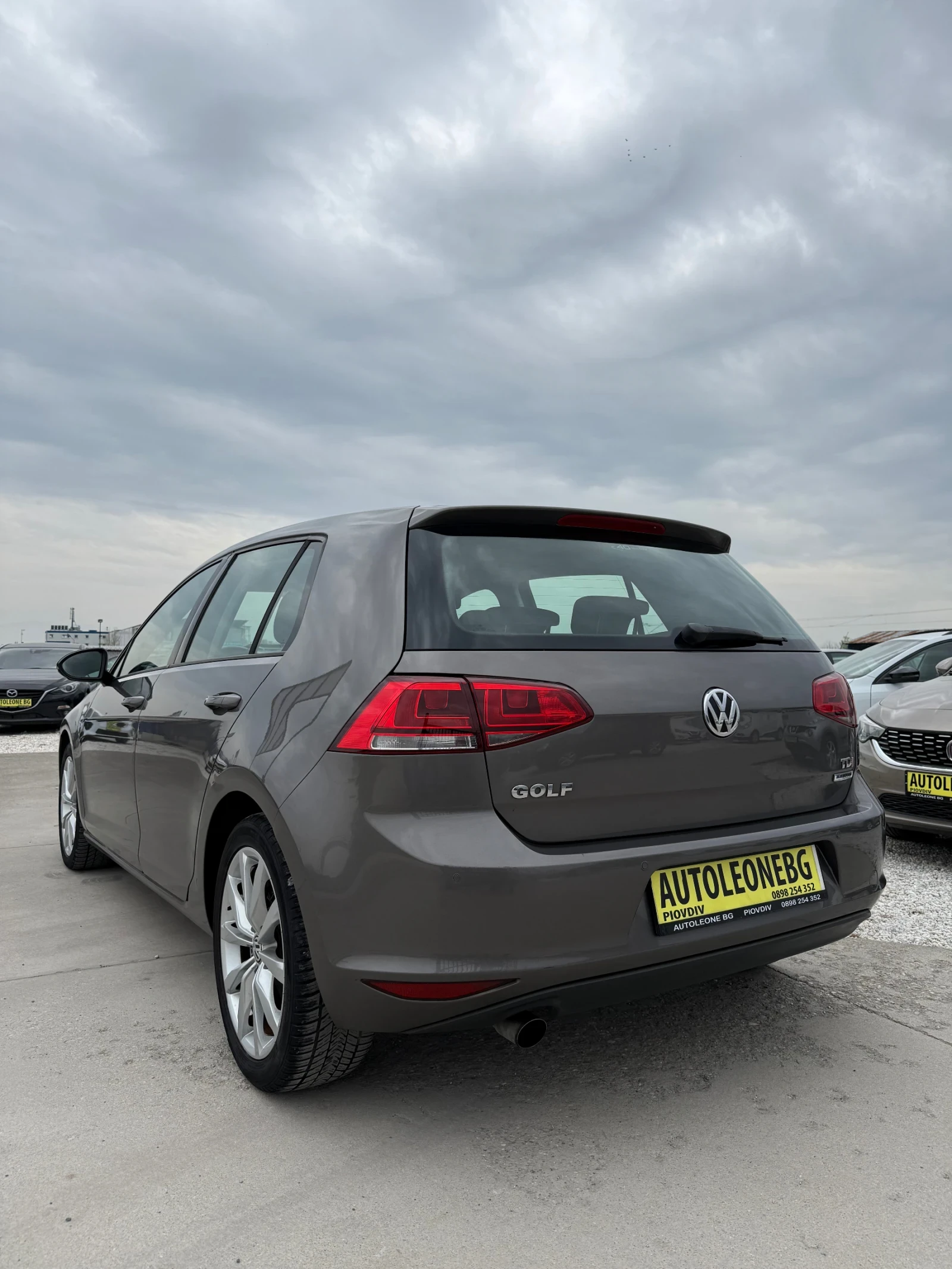 VW Golf 1.6 TDi HIGHLINE, снимка 4 - Автомобили и джипове - 54218532