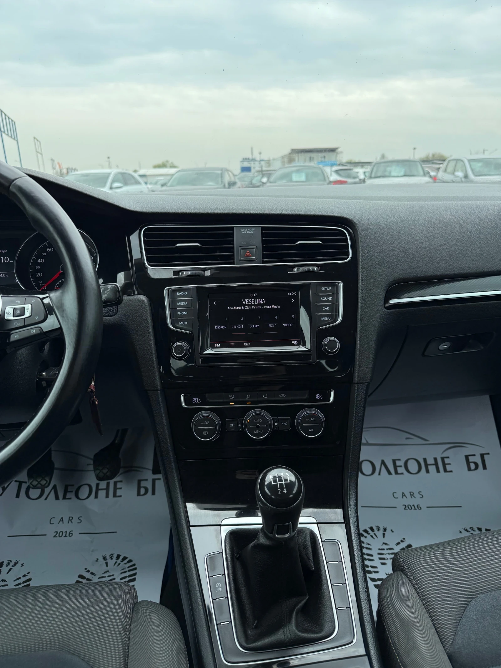 VW Golf 1.6 TDi HIGHLINE, снимка 11 - Автомобили и джипове - 54218532