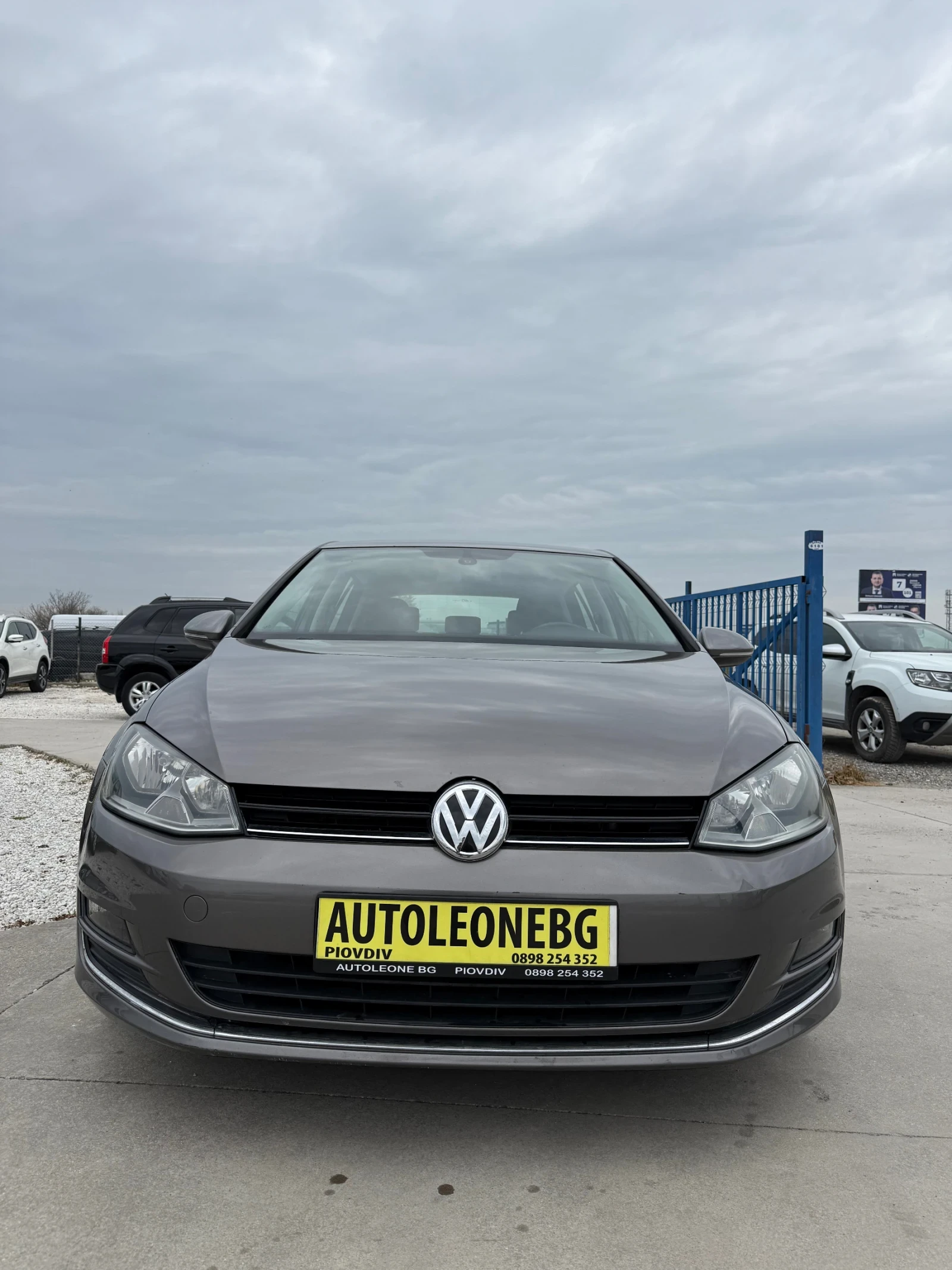 VW Golf 1.6 TDi HIGHLINE, снимка 2 - Автомобили и джипове - 54218532