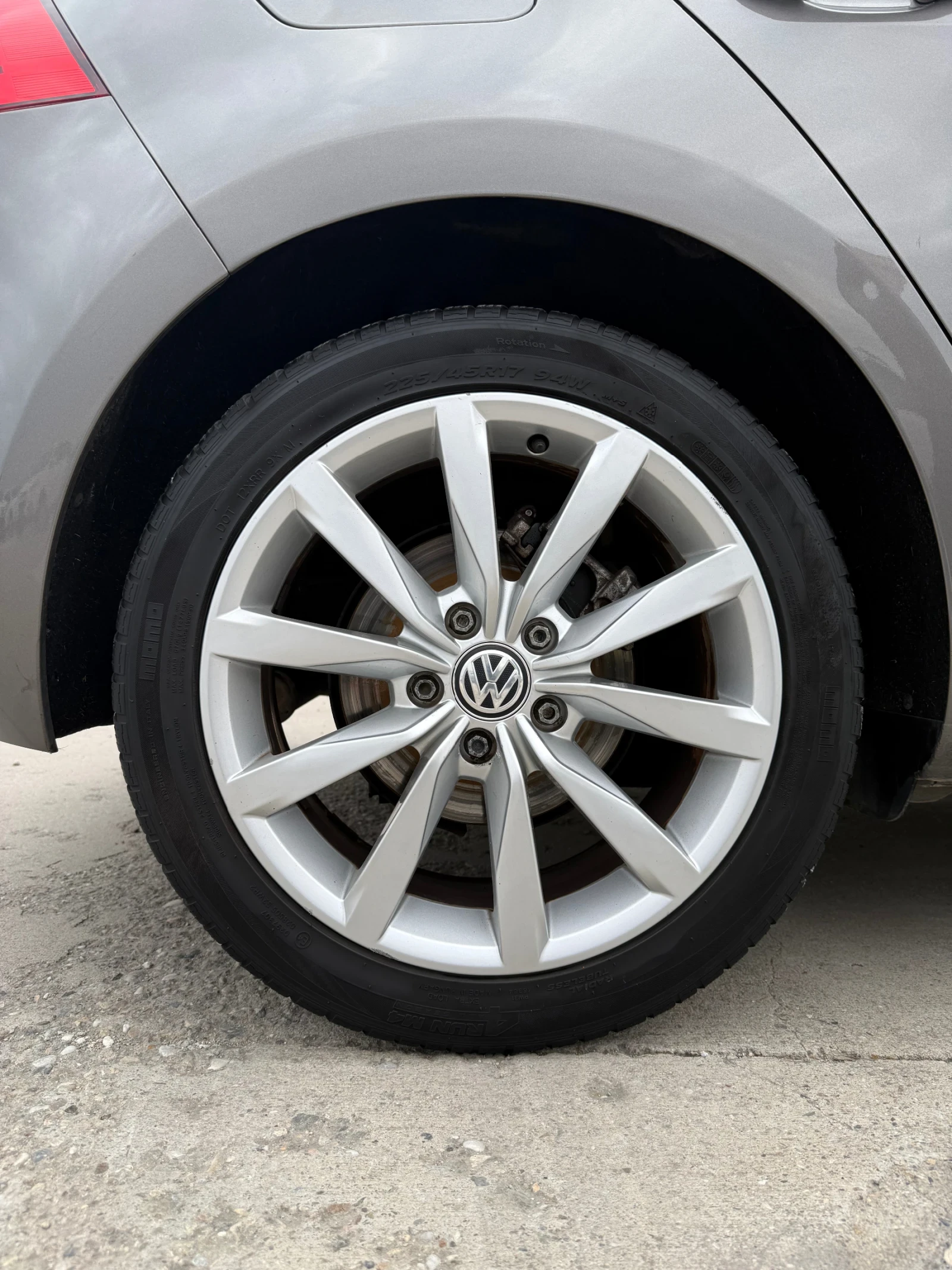 VW Golf 1.6 TDi HIGHLINE, снимка 16 - Автомобили и джипове - 54218532