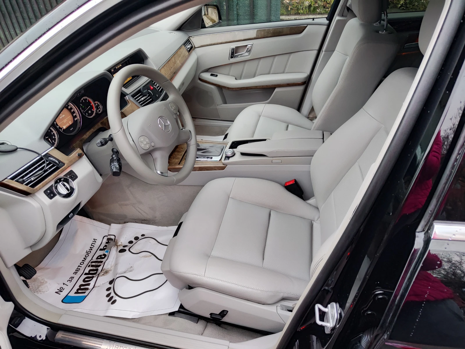 Mercedes-Benz E 200 2.0, снимка 8 - Автомобили и джипове - 54238674