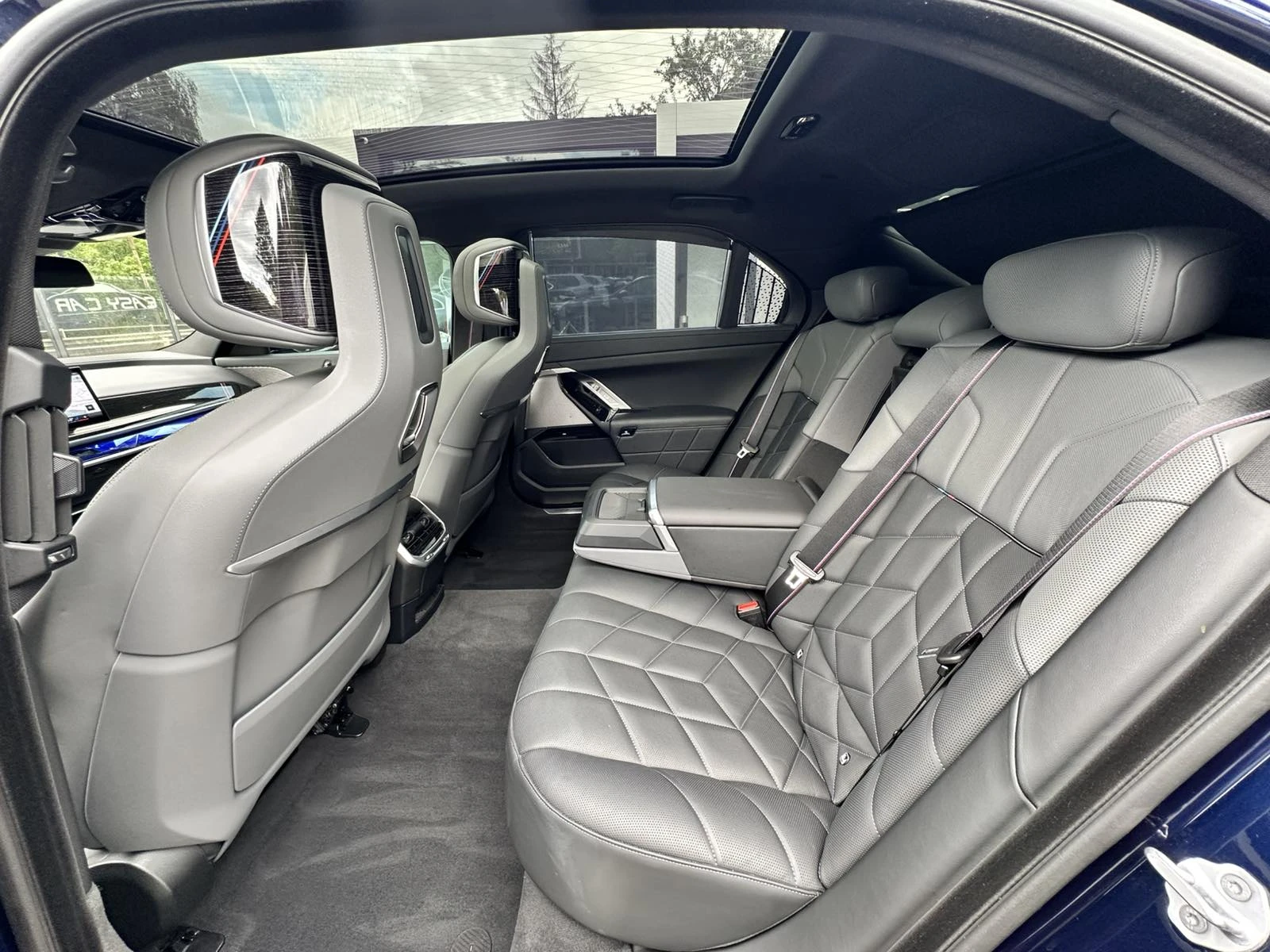 BMW 740 M-SPORT/PANO/360 CAMERA/ HUD / , снимка 17 - Автомобили и джипове - 54678922