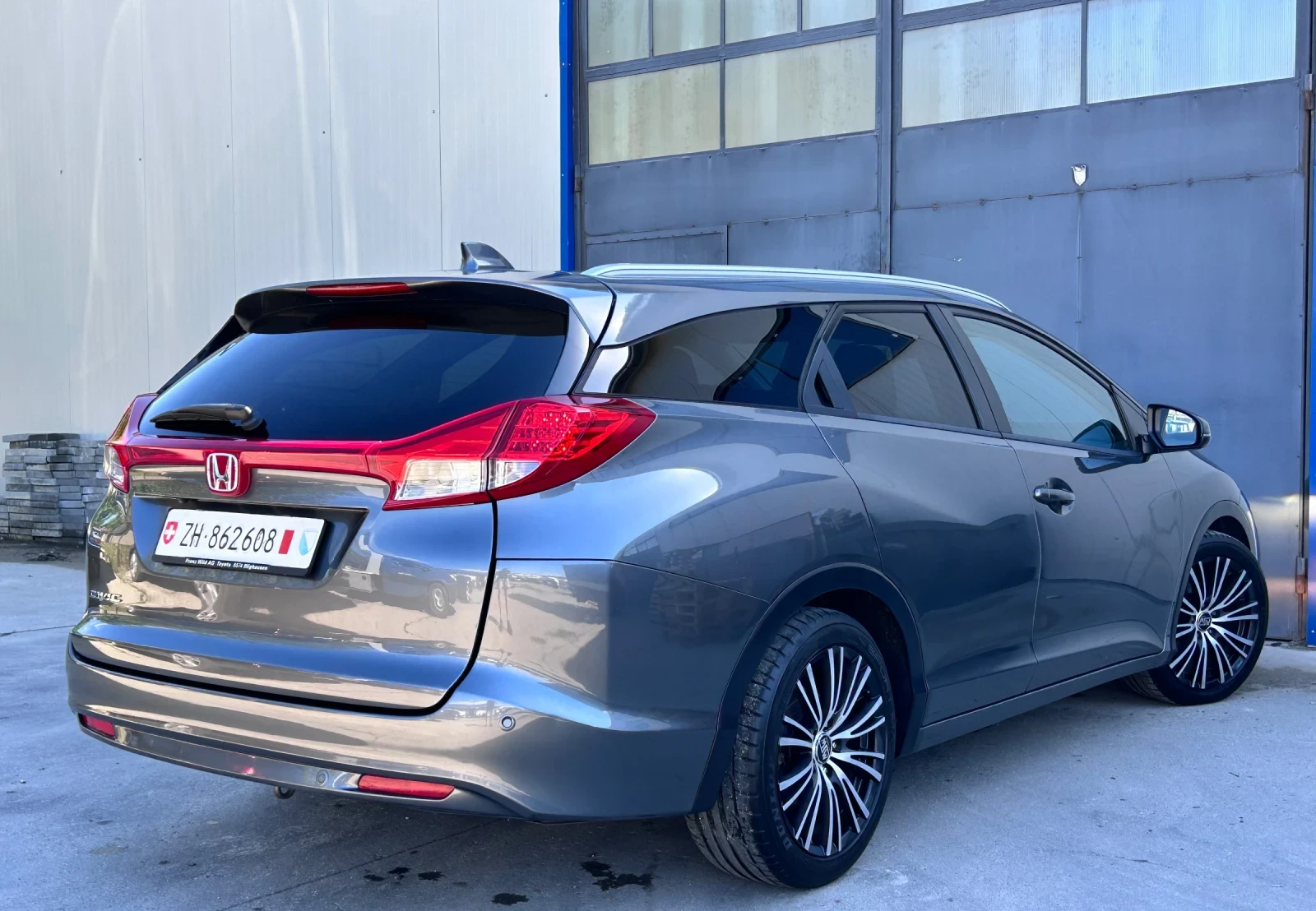 Honda Civic 1.8i/ШВЕЙЦАРИЯ/SPORT/АВТОМАТИК, снимка 5 - Автомобили и джипове - 54732732