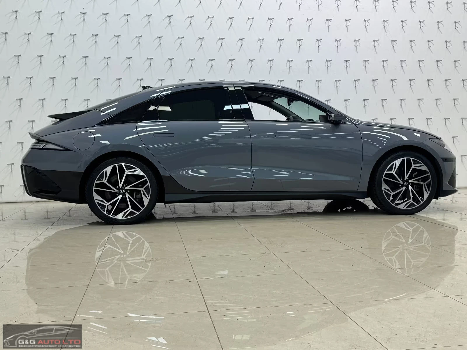 Hyundai Ioniq 6 UNIQ/325HP/4WD/360/BOSE/DIGI/HUD/MEMO/515q, снимка 6 - Автомобили и джипове - 55363941