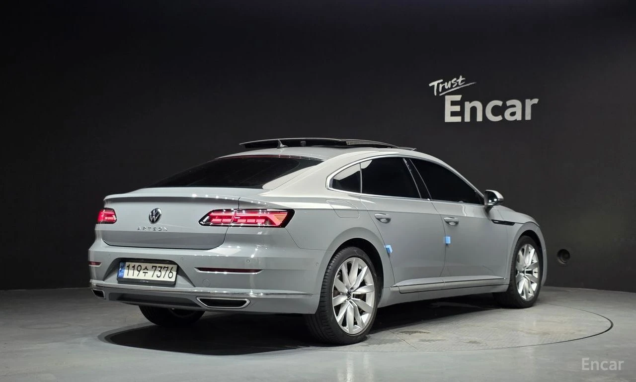 VW Arteon 2.0 TDI Prestige* DISTRONIC* 360* ХЕДЪП* ПАНОРАМА*, снимка 3 - Автомобили и джипове - 55452016