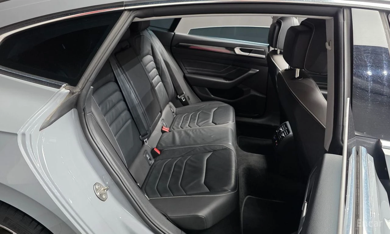 VW Arteon 2.0 TDI Prestige* DISTRONIC* 360* ХЕДЪП* ПАНОРАМА*, снимка 16 - Автомобили и джипове - 55452016