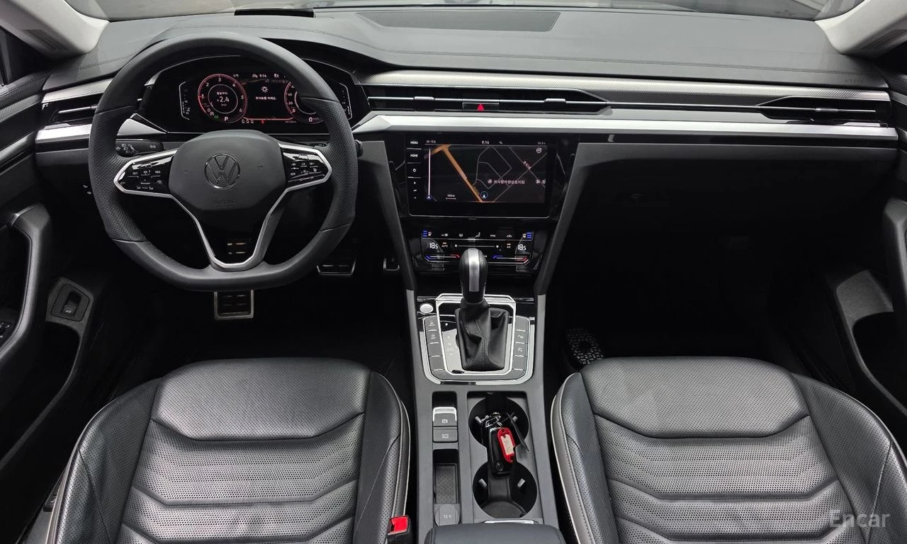 VW Arteon 2.0 TDI Prestige* DISTRONIC* 360* ХЕДЪП* ПАНОРАМА*, снимка 8 - Автомобили и джипове - 55452016