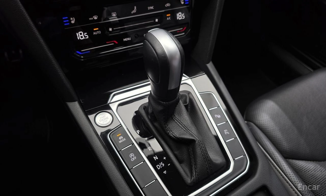 VW Arteon 2.0 TDI Prestige* DISTRONIC* 360* ХЕДЪП* ПАНОРАМА*, снимка 14 - Автомобили и джипове - 55452016