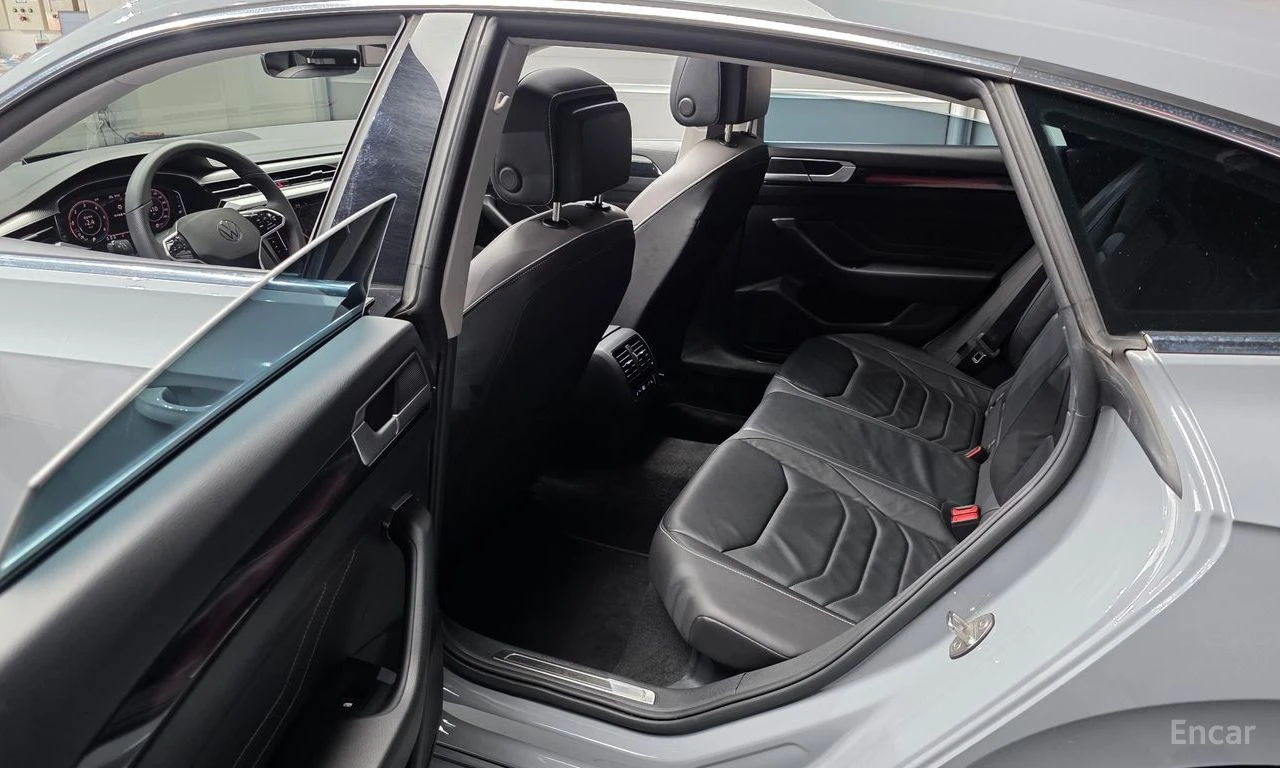 VW Arteon 2.0 TDI Prestige* DISTRONIC* 360* ХЕДЪП* ПАНОРАМА*, снимка 15 - Автомобили и джипове - 55452016