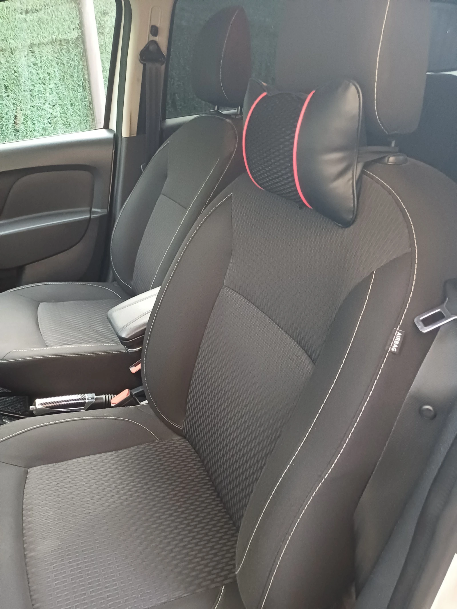 Dacia Logan, снимка 11 - Автомобили и джипове - 55715343