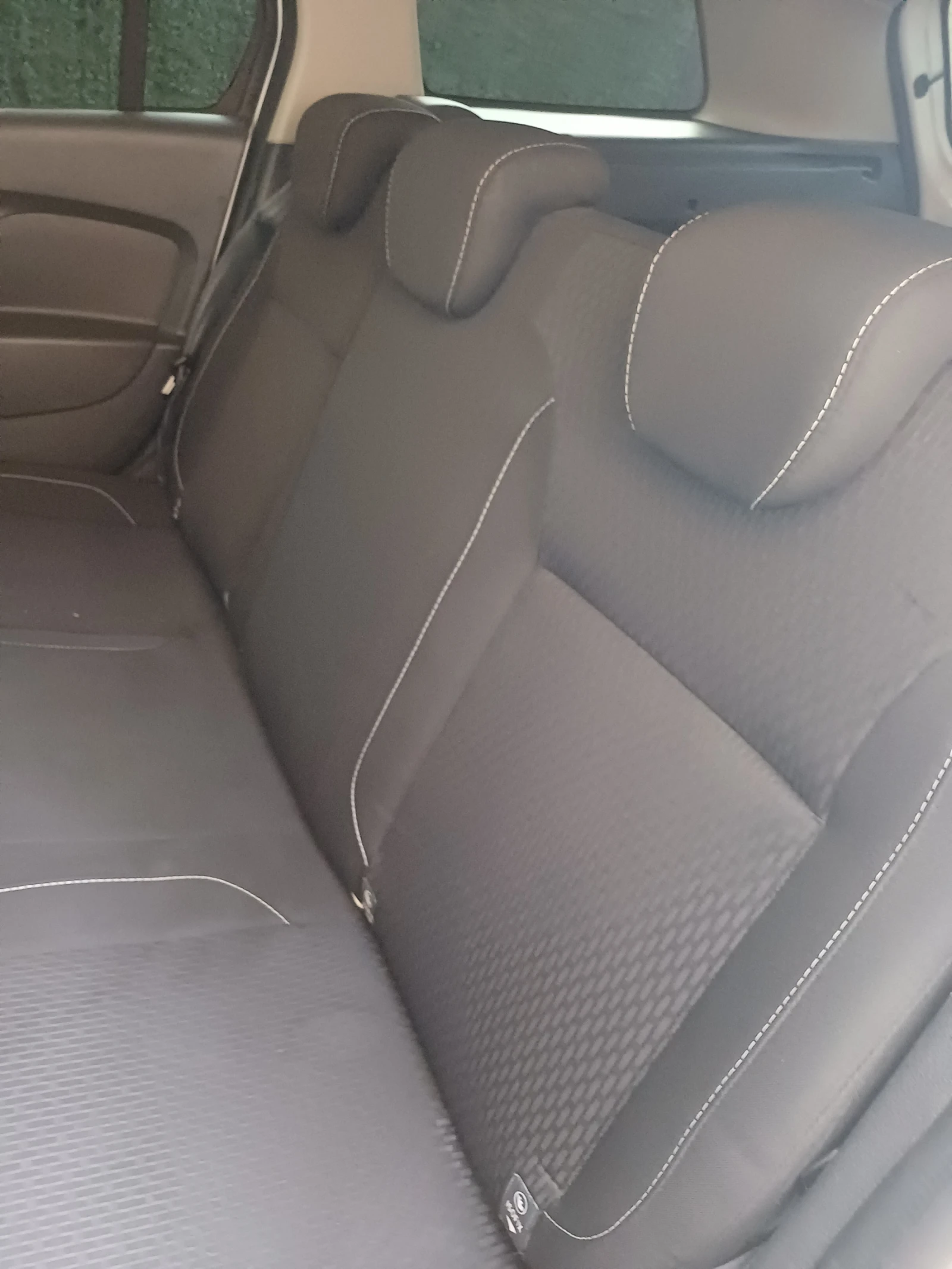 Dacia Logan, снимка 12 - Автомобили и джипове - 55715343