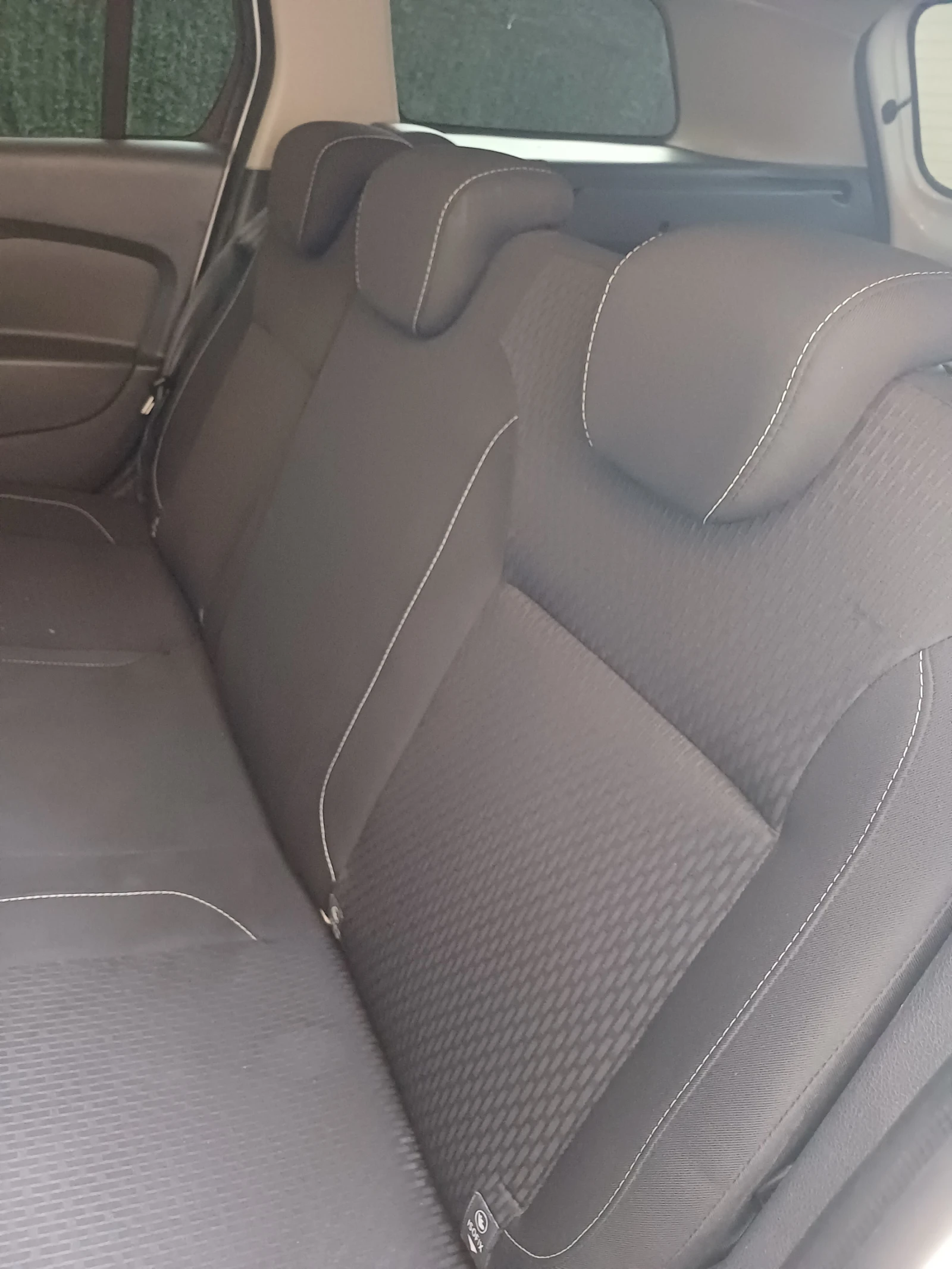 Dacia Logan, снимка 9 - Автомобили и джипове - 55715343
