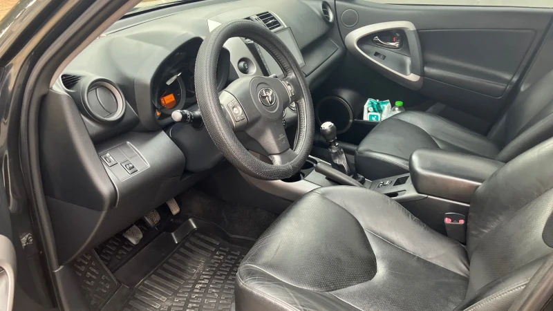 Toyota Rav4 2.2 D-CAT 4x4 6 ск., снимка 7 - Автомобили и джипове - 47227876