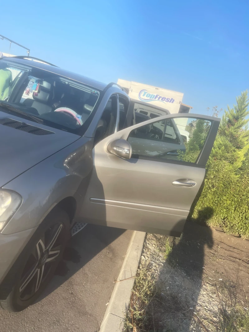 Mercedes-Benz ML 320, снимка 6 - Автомобили и джипове - 48070311