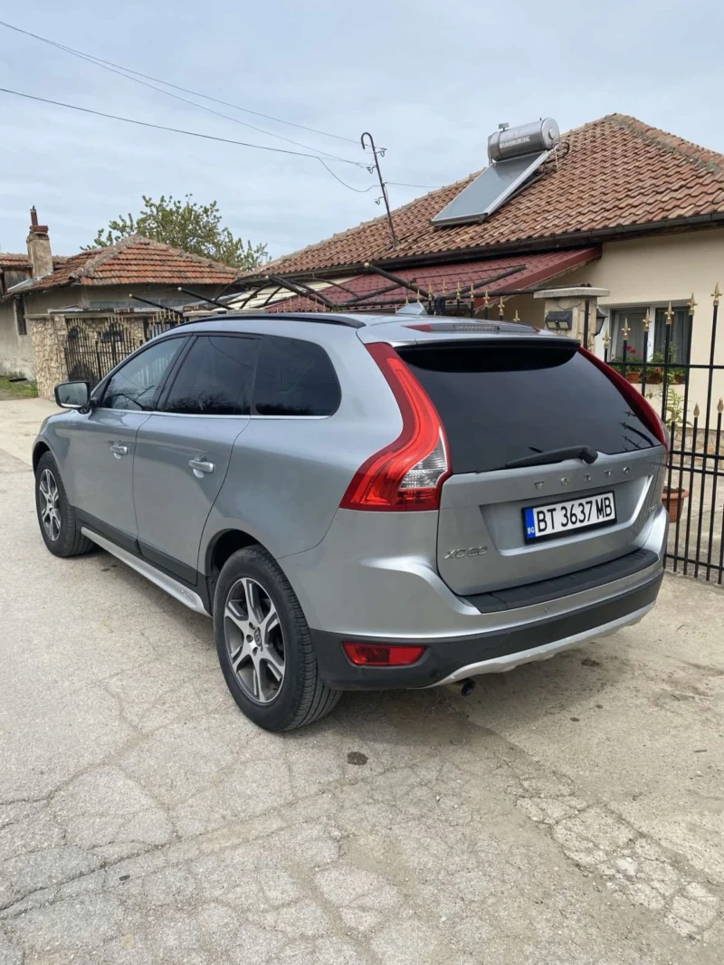 Volvo XC60 2.4D автоматик нави, снимка 5 - Автомобили и джипове - 52674967